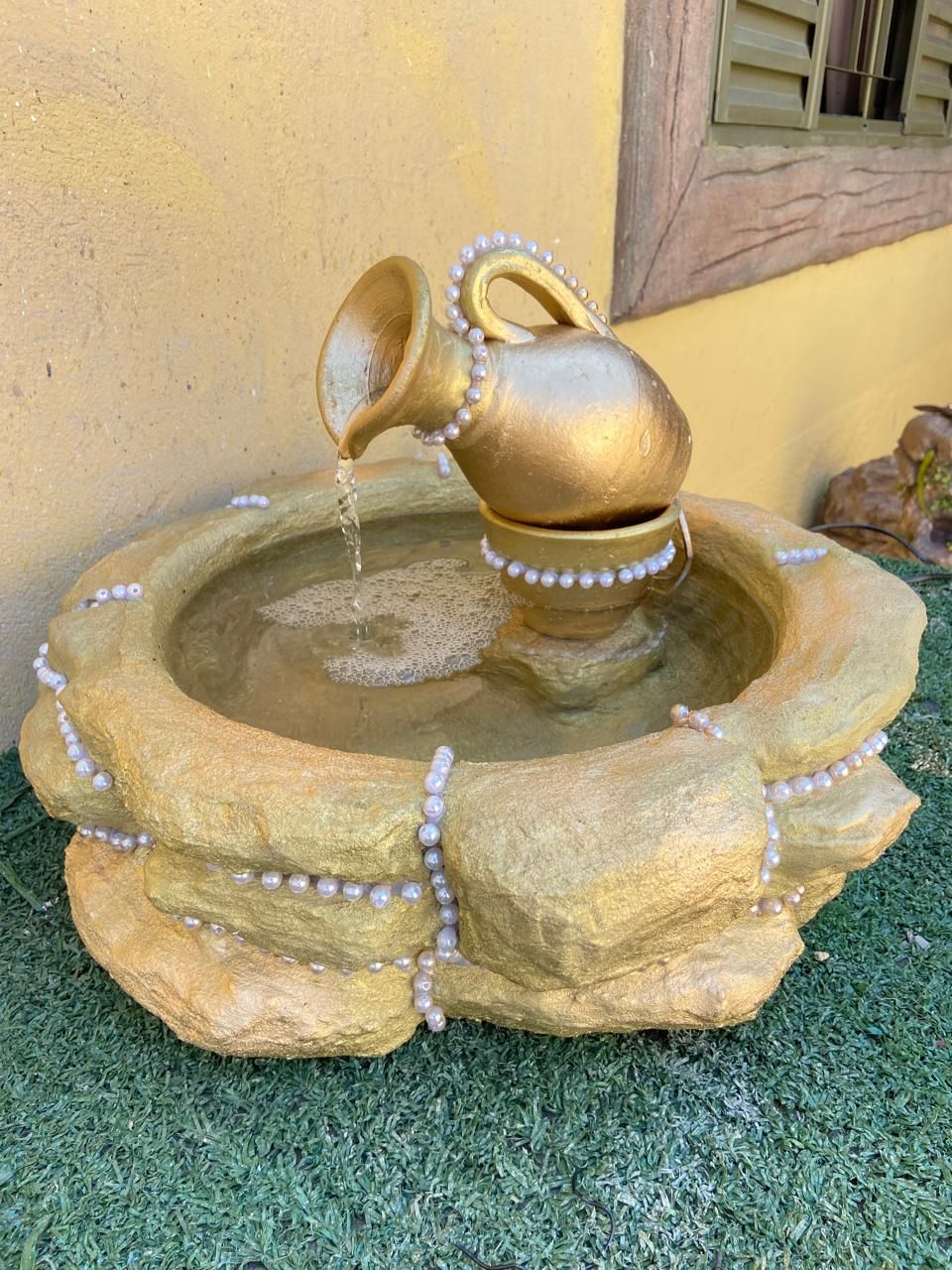 Fonte Ornamental – Ouro Envelhecido