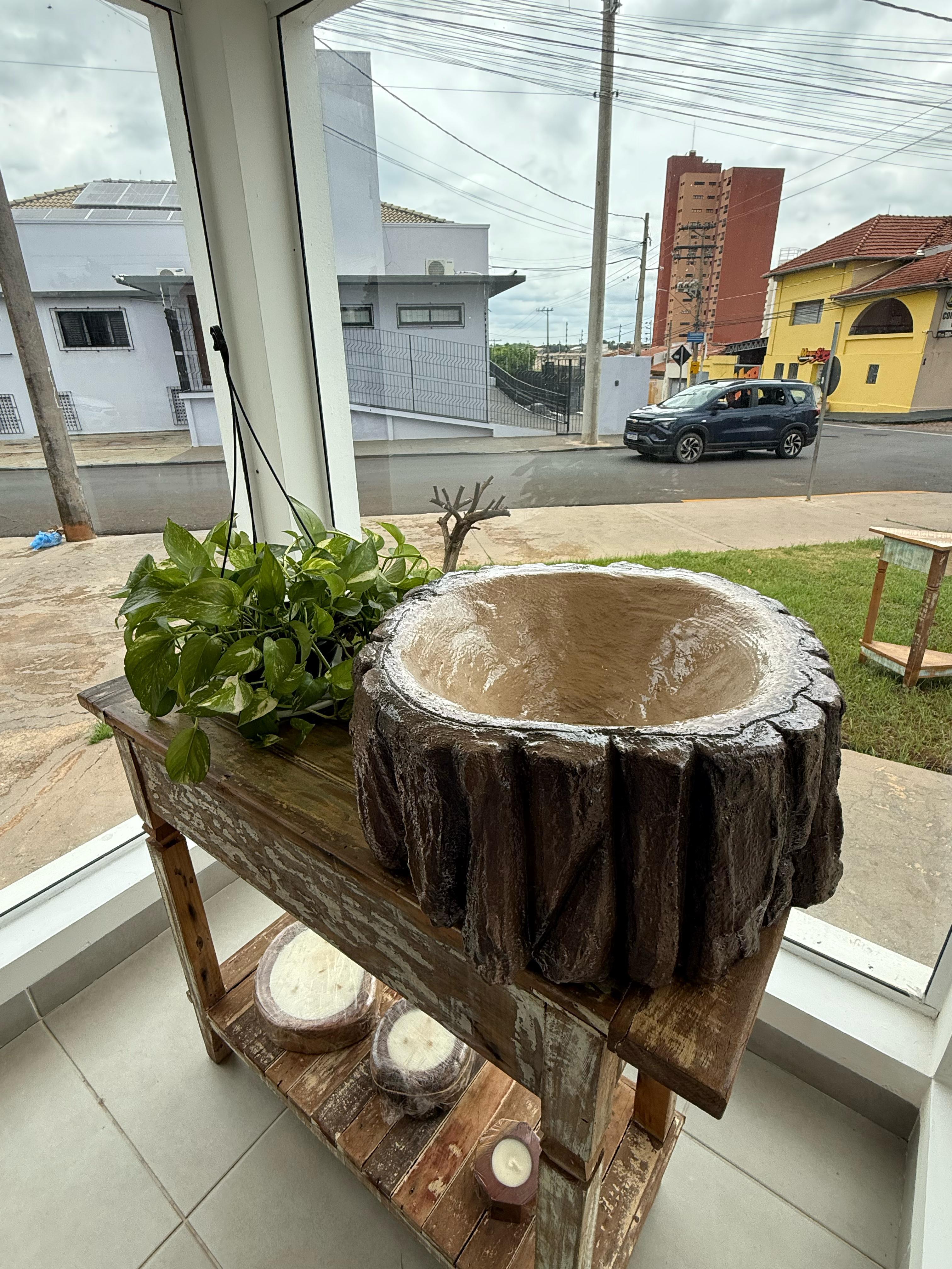 Cuba de Apoio Rústica "Tronco de Árvore"