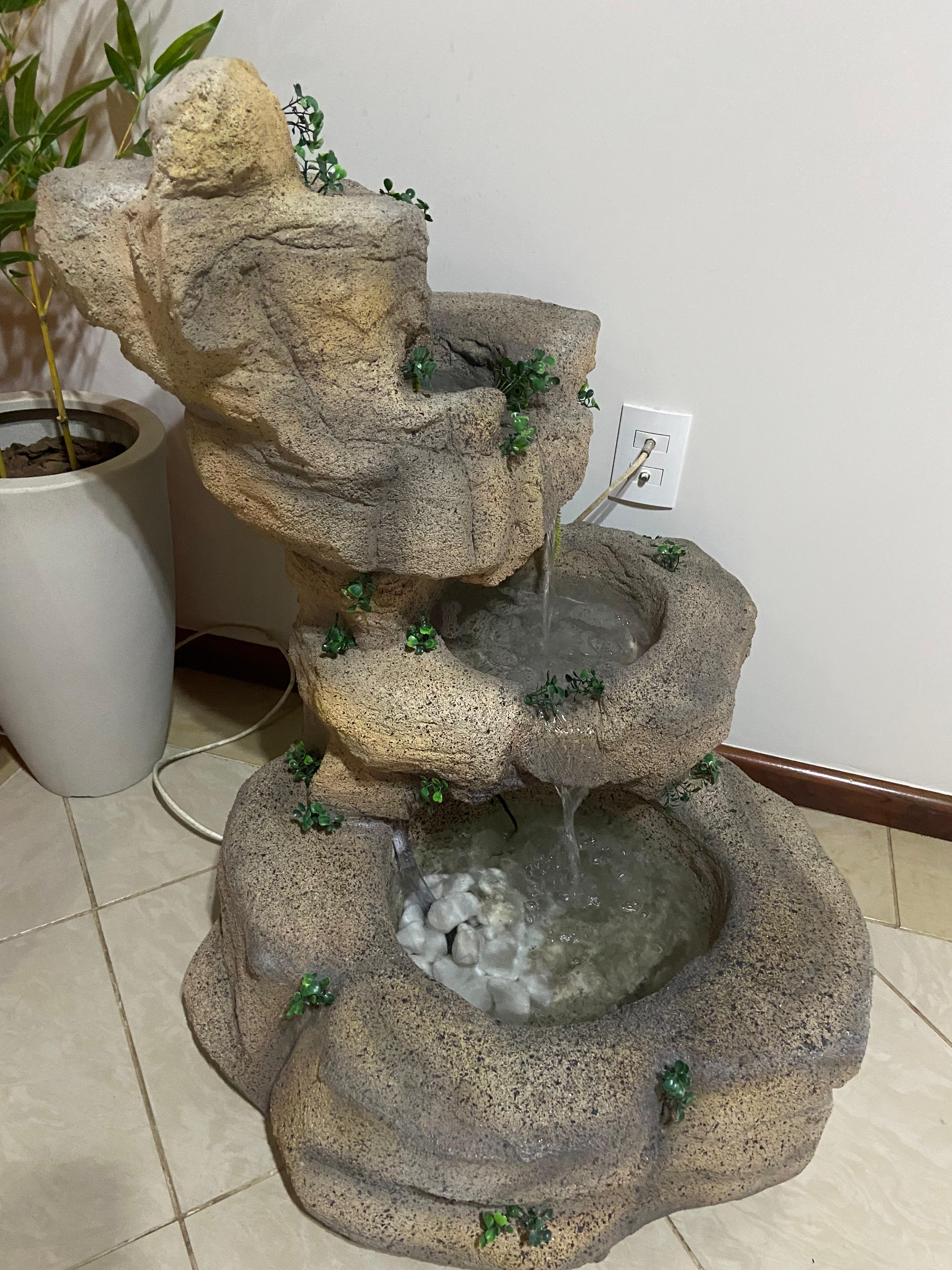 Fonte Ornamental Grande – 4 Quedas | Areia Envelhecida