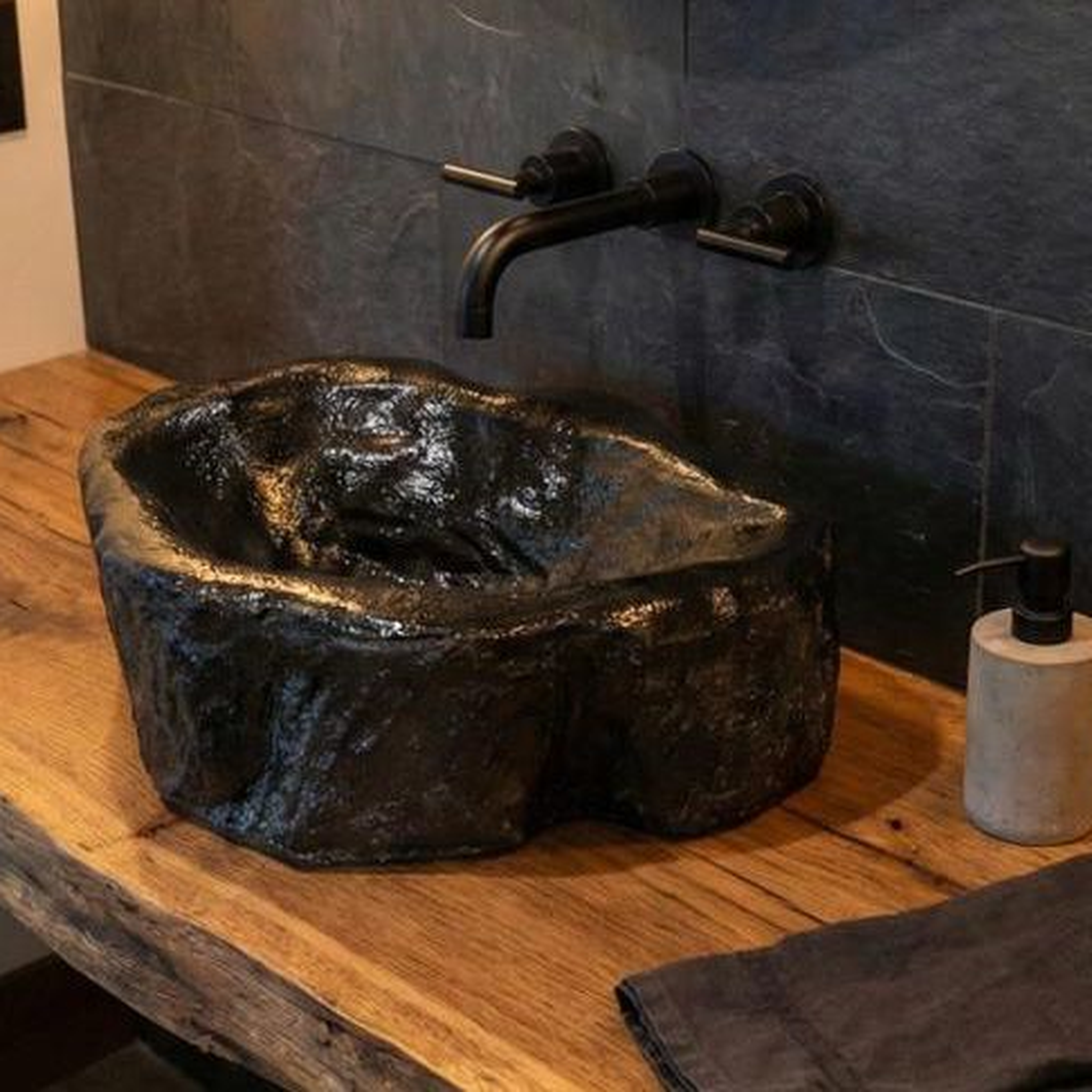 Vulcânica – Black Edition        rustica